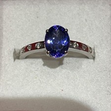 Beautiful 18ct White Gold AAAA