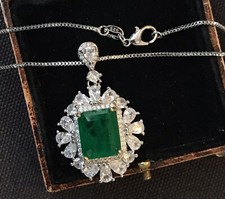 Vintage Style Emerald And White Crystals Necklace 18K White Gold Plated
