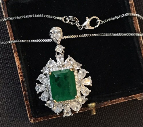 Vintage style emerald - style,