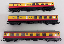 Hornby BR Style Mk1 Cream & Crimson Coaches x3 - OO - Unboxed