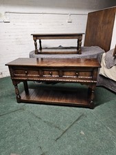 ANTIQUE/REPRODUCTION SOLID OAK DRESSER BASE/SIDEBOARD/PLASMA TV/CONSOLE TABLE