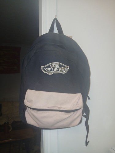 Vans off the wall realm - vans,