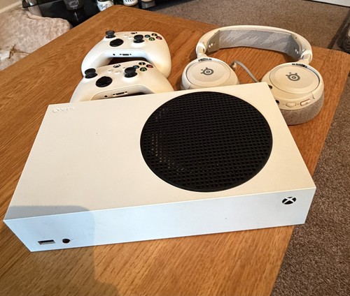 Xbox series bundle - s,