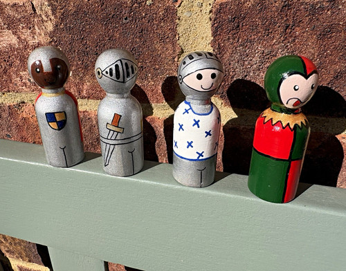 Set wooden peg dolls - 5,