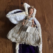 Peggy Nisbet Doll P400 Queen