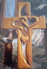 HAND CARVED WOODEN (Light Stain) Wall CRUCIFIX CROSS HEART DETAILS 25x17x1.8cm 