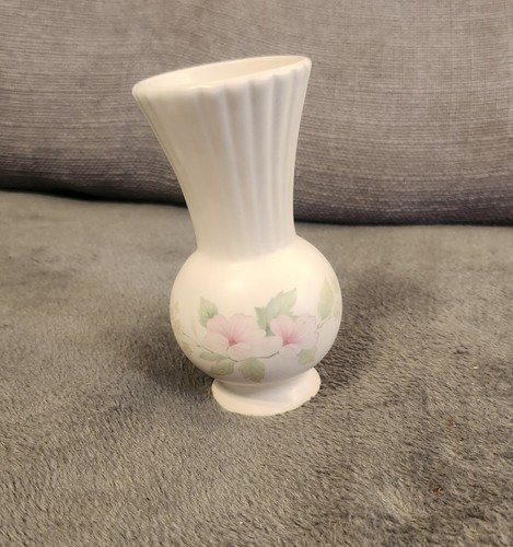 Aldridge pottery small vase - pottery,
