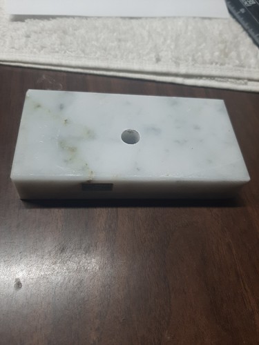 White marble base - white,