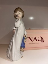 Nao Lladro Figurine Girl wth