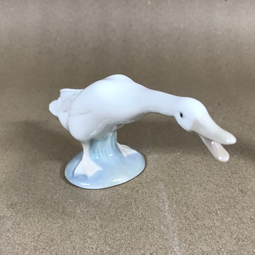 Lladro honking goose porcelain - goose,