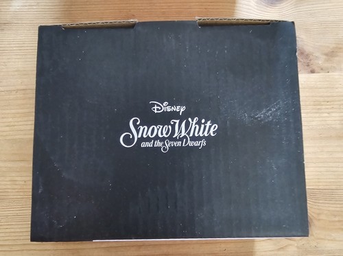 Official disney snow white - snow,