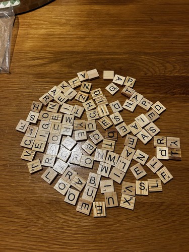 100 wooden scrabble - 100,