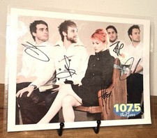 PARAMORE Band SIGNED &