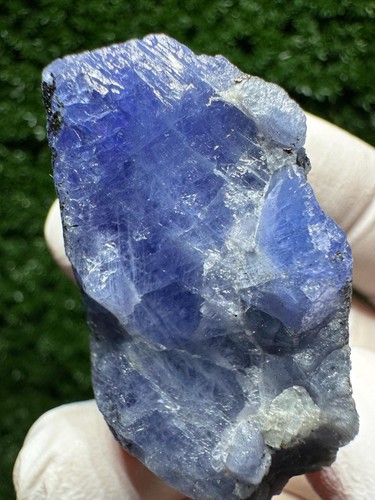 Huge 247ct raw tanzanite - raw,