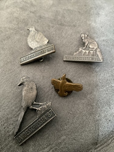 Old hunting related badges - old,
