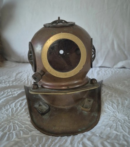 Divers helmet antique ornament - helmet,