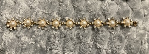 Preloved gold tone flowers - tone,