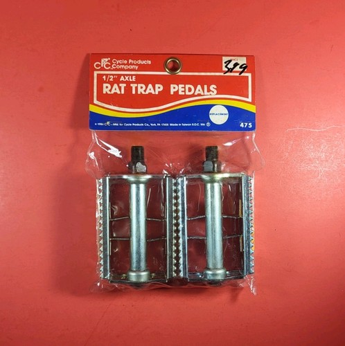 Cpc bicycle rat - rat, pedals