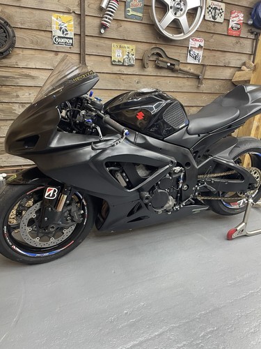 Suzuki gsxr 750 track - gsxr,