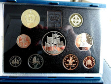 1996  PROOF COIN COLLECTION   9 COINS  INCLUDES    70th BIRTHDAY    £5 COIN