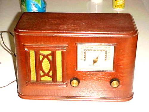 Antique radio silvertone table - antique,
