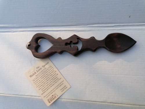 Welsh love spoon hand carved - love,