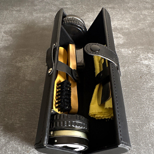 Black traditional shoe shine - black,