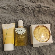NEXT Flowers Gift Set (30ml Eau De Parfum, 50ml Hand Cream & Bath Fizzer) 