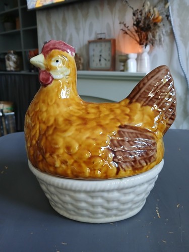 Vintage chicken hen nest - chicken,