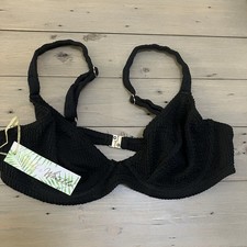 Wolf and Whistle Women’s