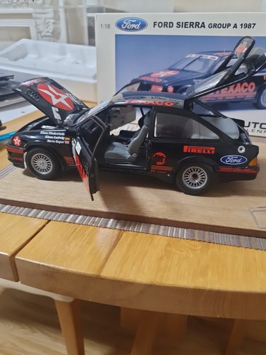 Minichamps 1987 ford - 1/18,