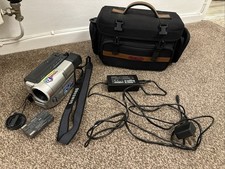 Samsung video Camcorder VP-L700 880x Digital Zoom Silver (Not Fully Tested)