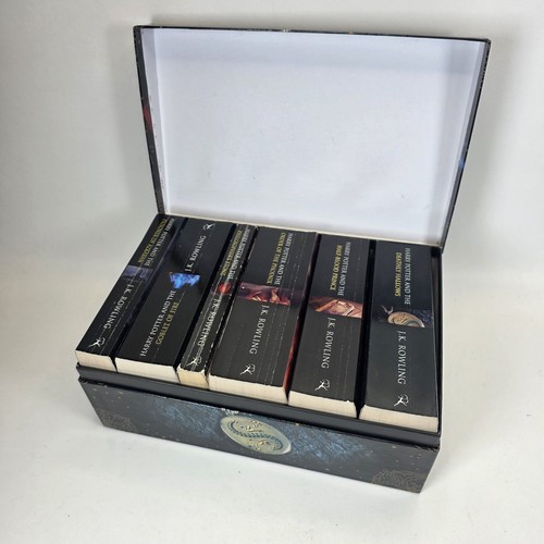 Harry potter books box - books,