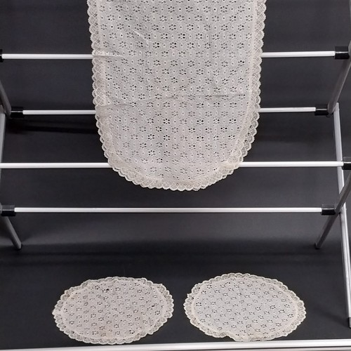 Matching white table - runner, w