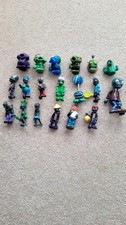 Plants Vs. Zombies Figure Bundle Set Of 50