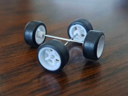 Hot wheels real riders - wheels,