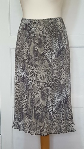 Damart size l27 - 22-24,