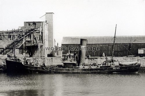 Tz043 milford haven trawler - tz043,