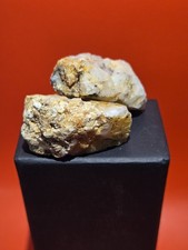 Very HIGH-QUALITY Gold Quartz