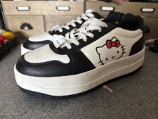 Hello Kitty Back & White