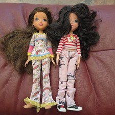 Two moxie dolls - two,