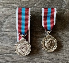 Official Queens Platinum