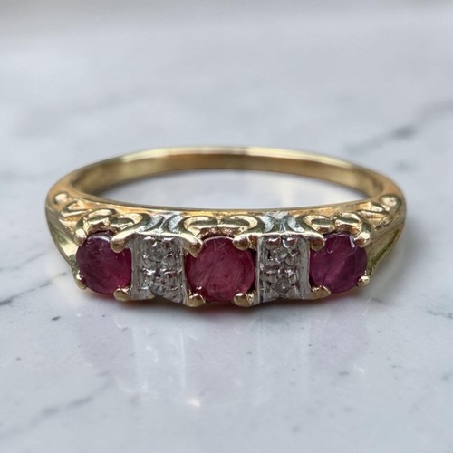 Beautiful vintage 9ct gold - vintage,