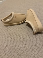 Light Creme UGG Slippers/Shoes