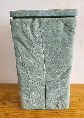 Parlane vase over - vase, years