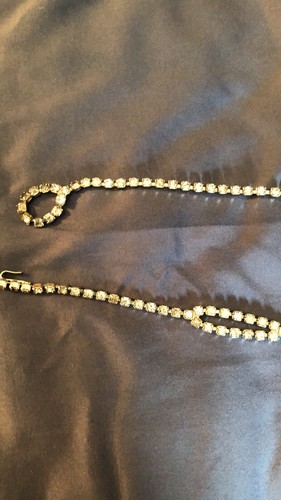 One kind stunning vintage - a,
