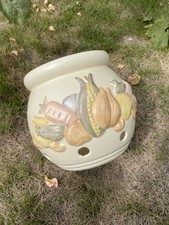 Ceramic Vegetable Root Storage
