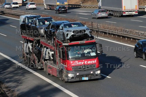 Truck photo mercedes benz - truck,