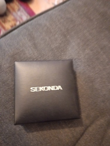 Sekonda gold tone quartz half - tone,
