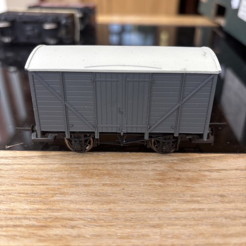 Hornby vented meat fruit van - vented, meat/